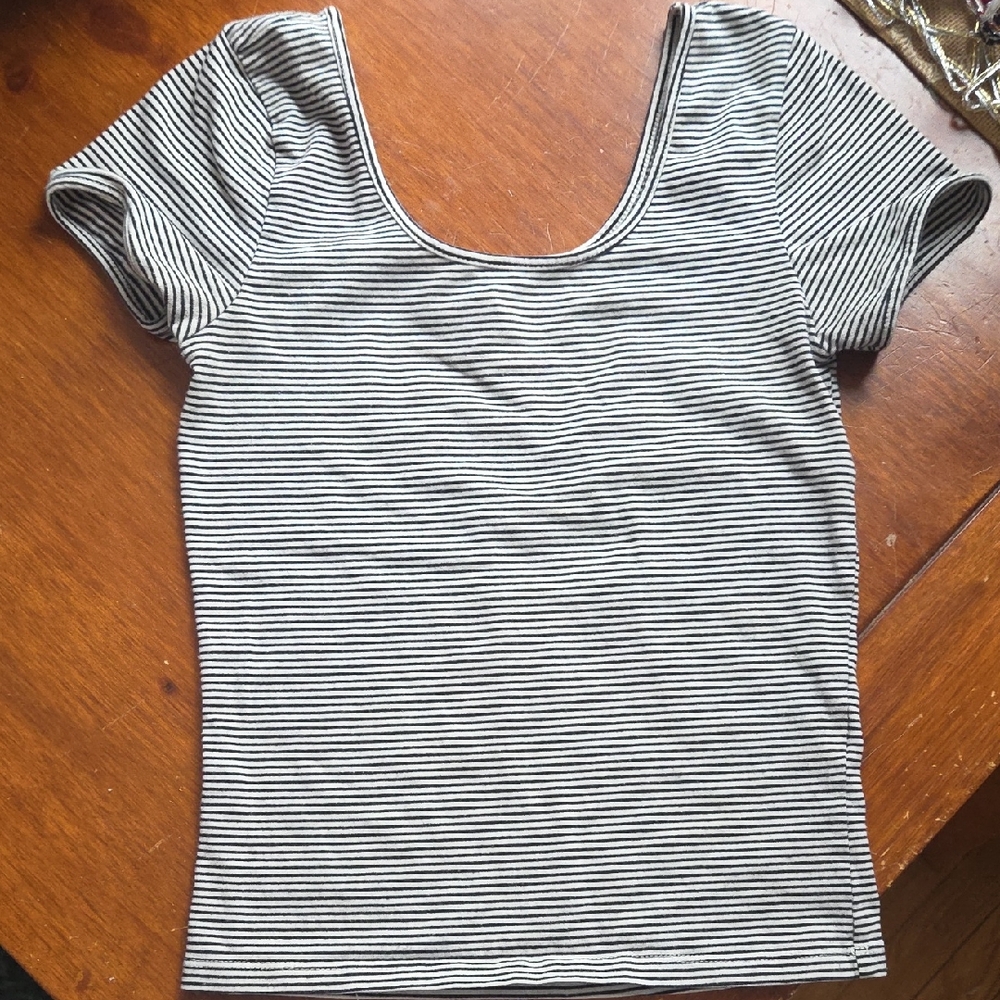 Forever 21 Black and White Striped Short Sleeve Top